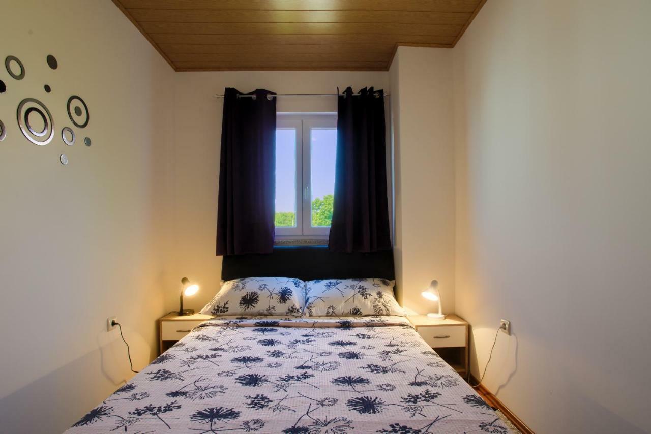 Apartment Monica Ližnjan Buitenkant foto